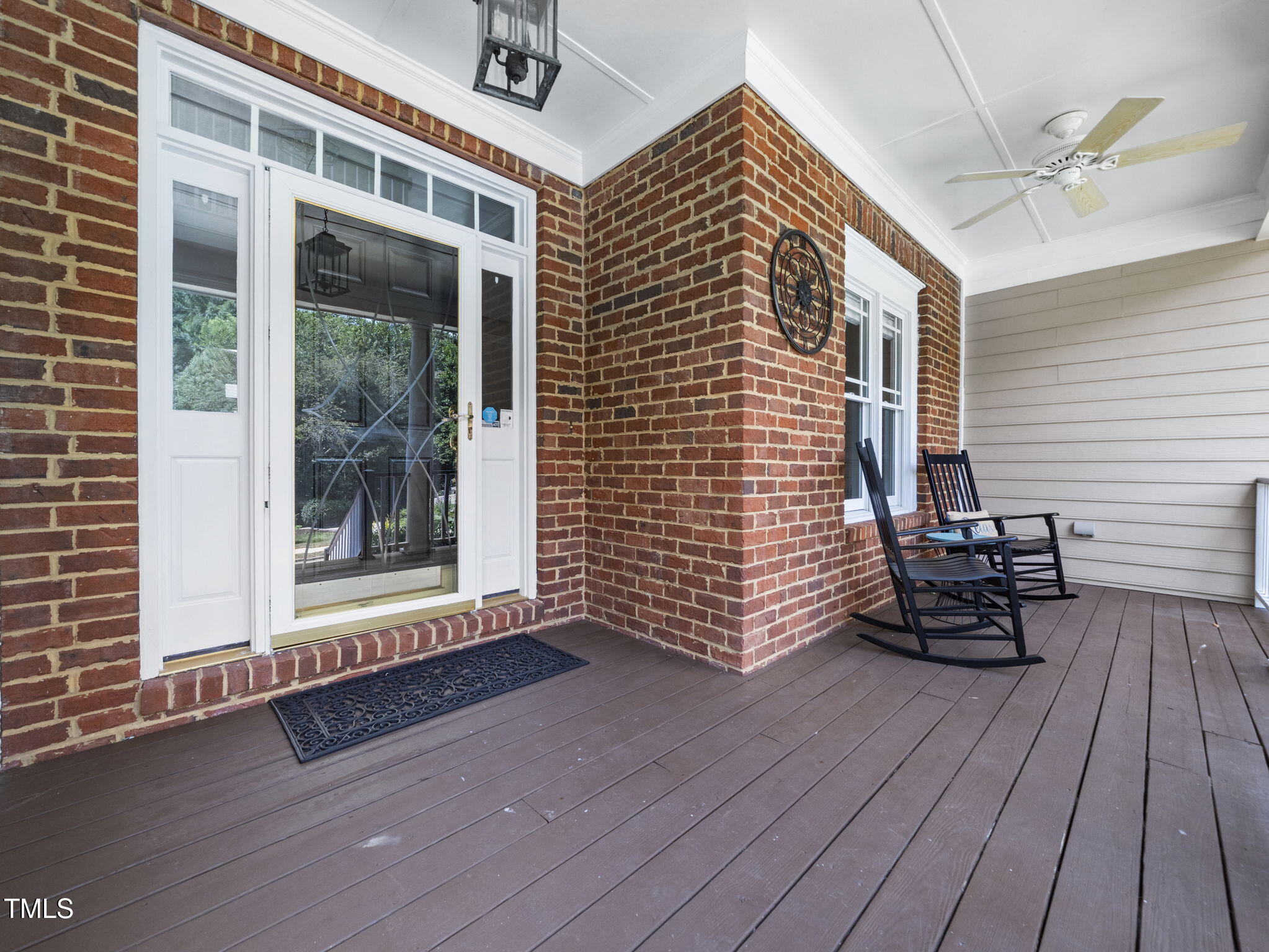 1437 Chelton Oaks Place