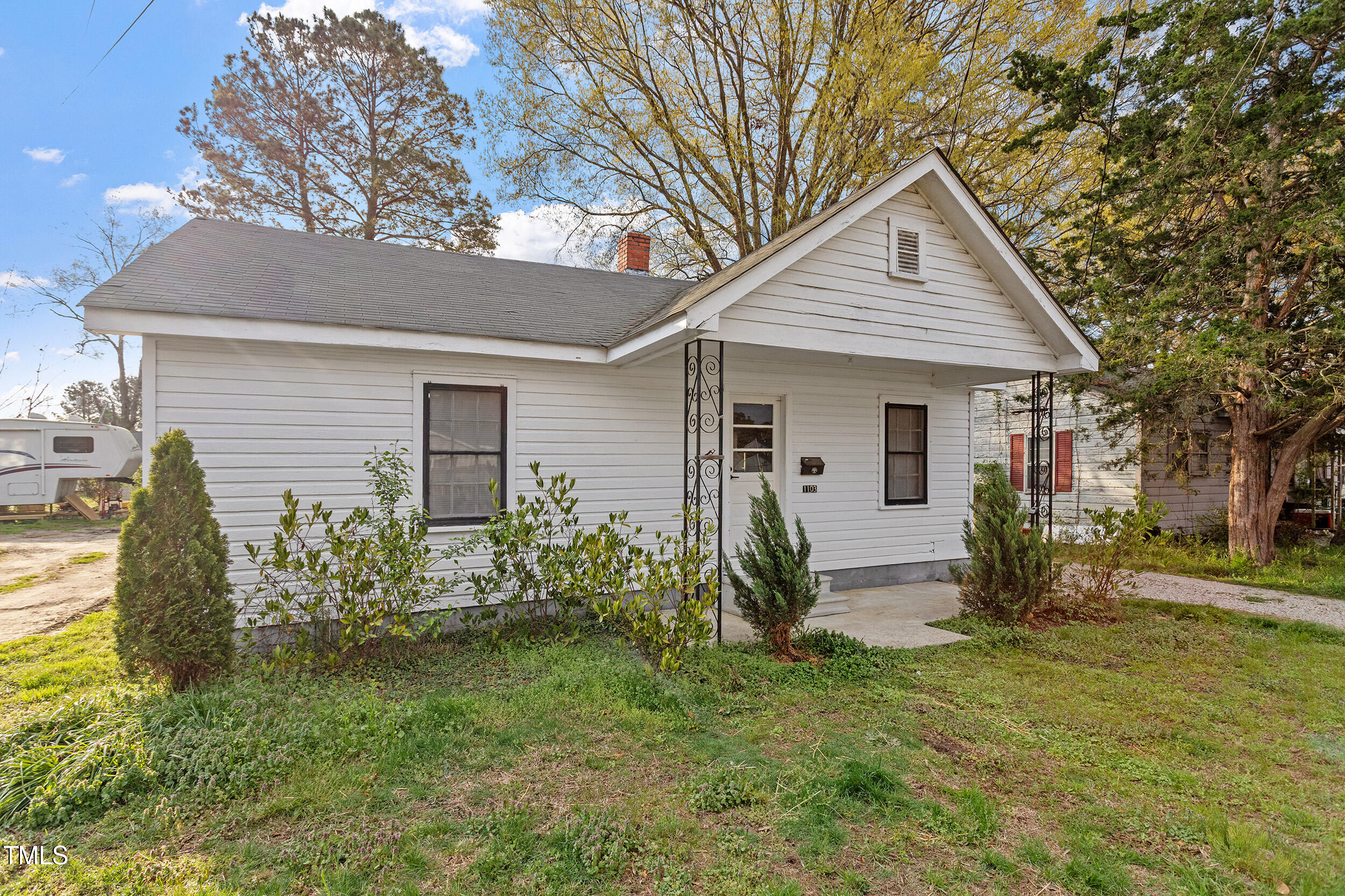 1103 Gaston Street