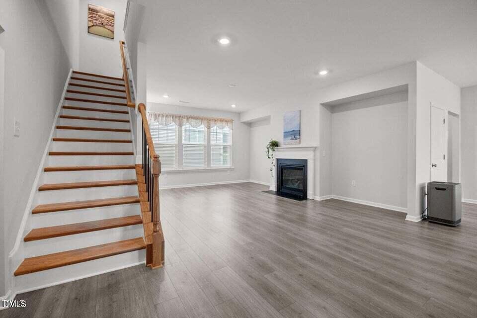 7125 Crested Iris Place