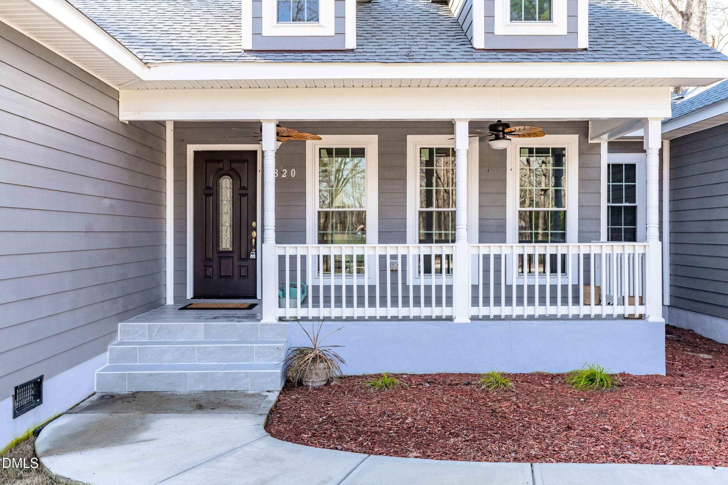 820 E Cardinal Drive