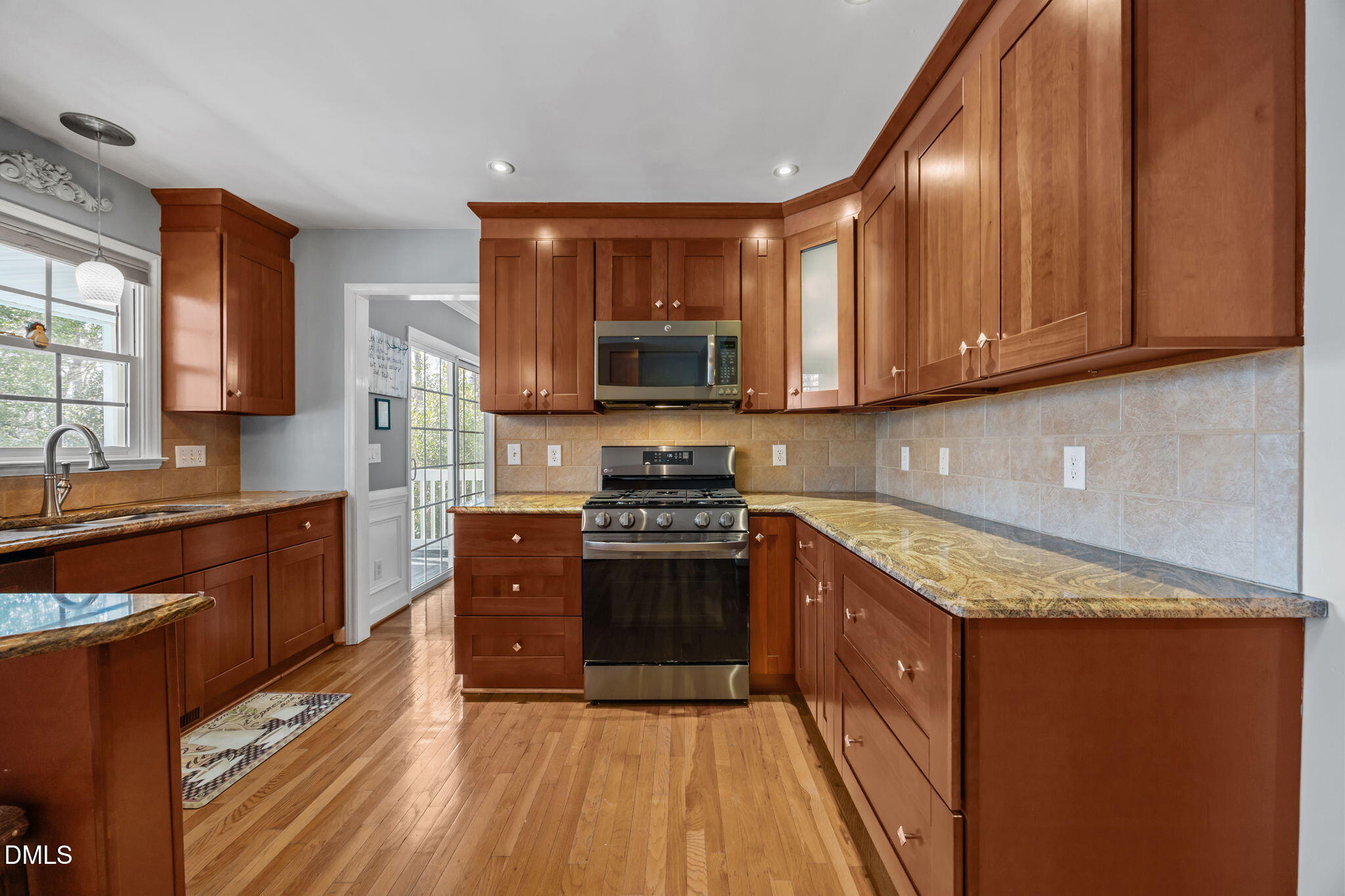 609 W Holding Avenue