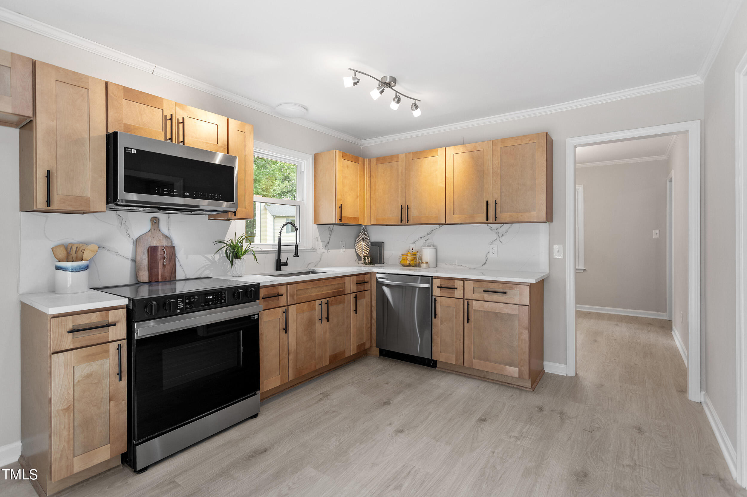 3700 Summer Place