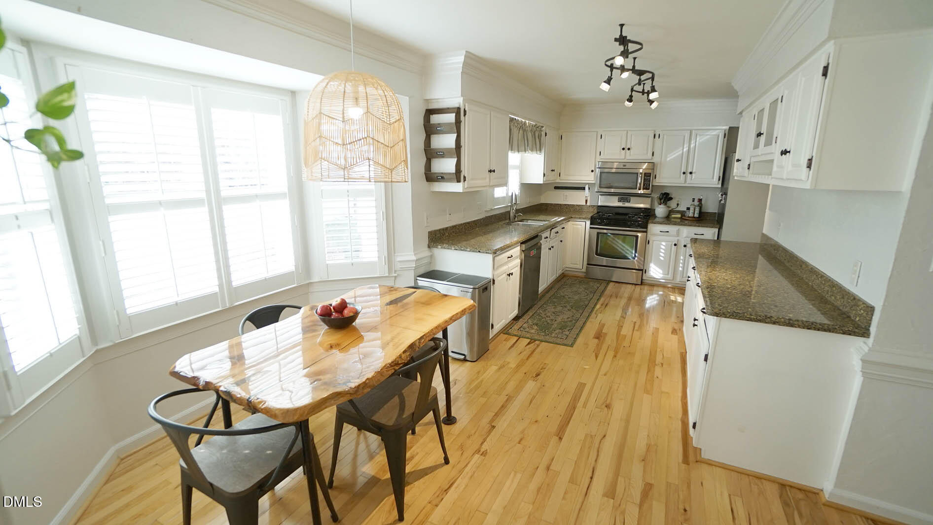 404 Greenwood Circle