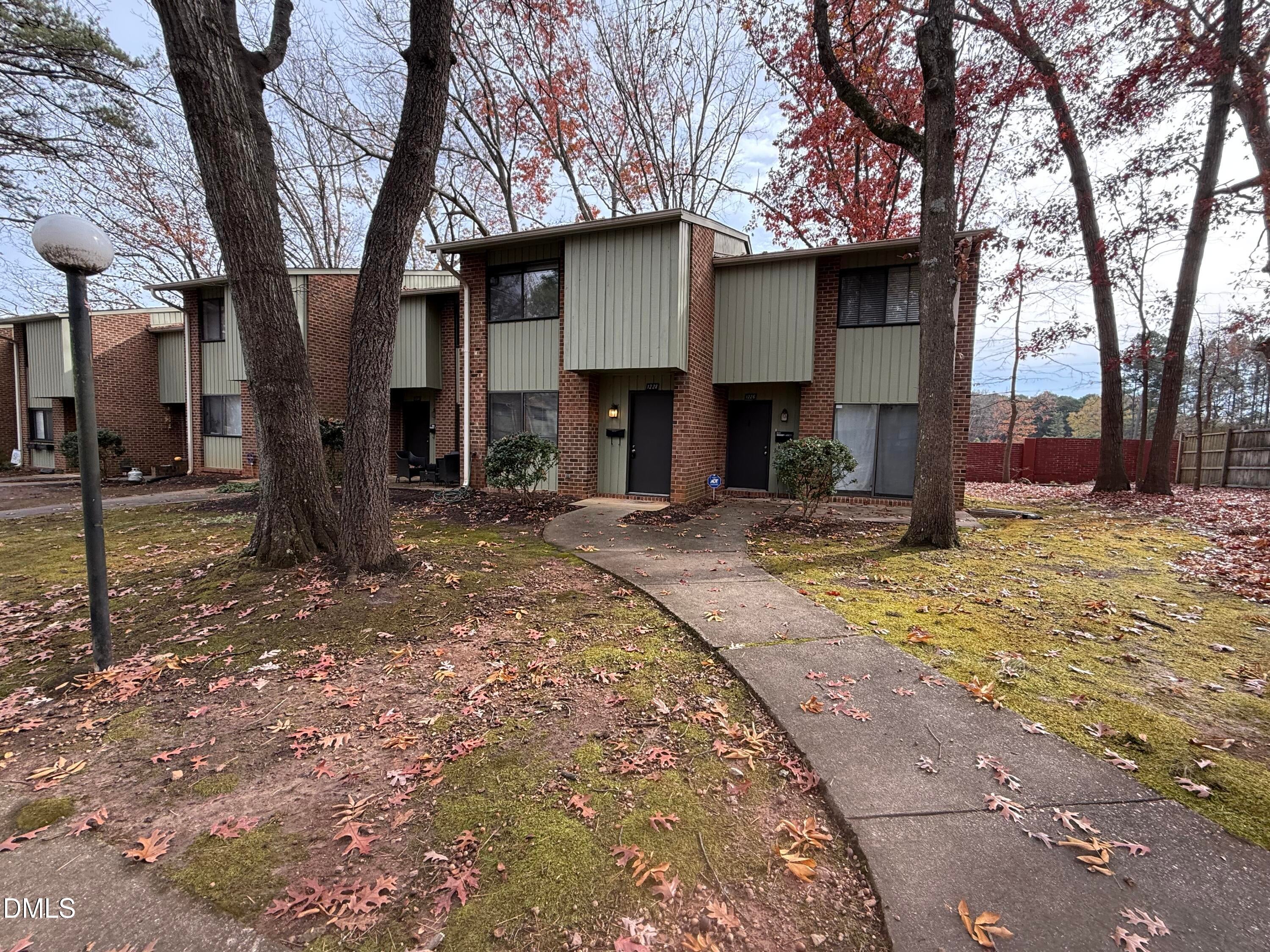 1228 Teakwood Place