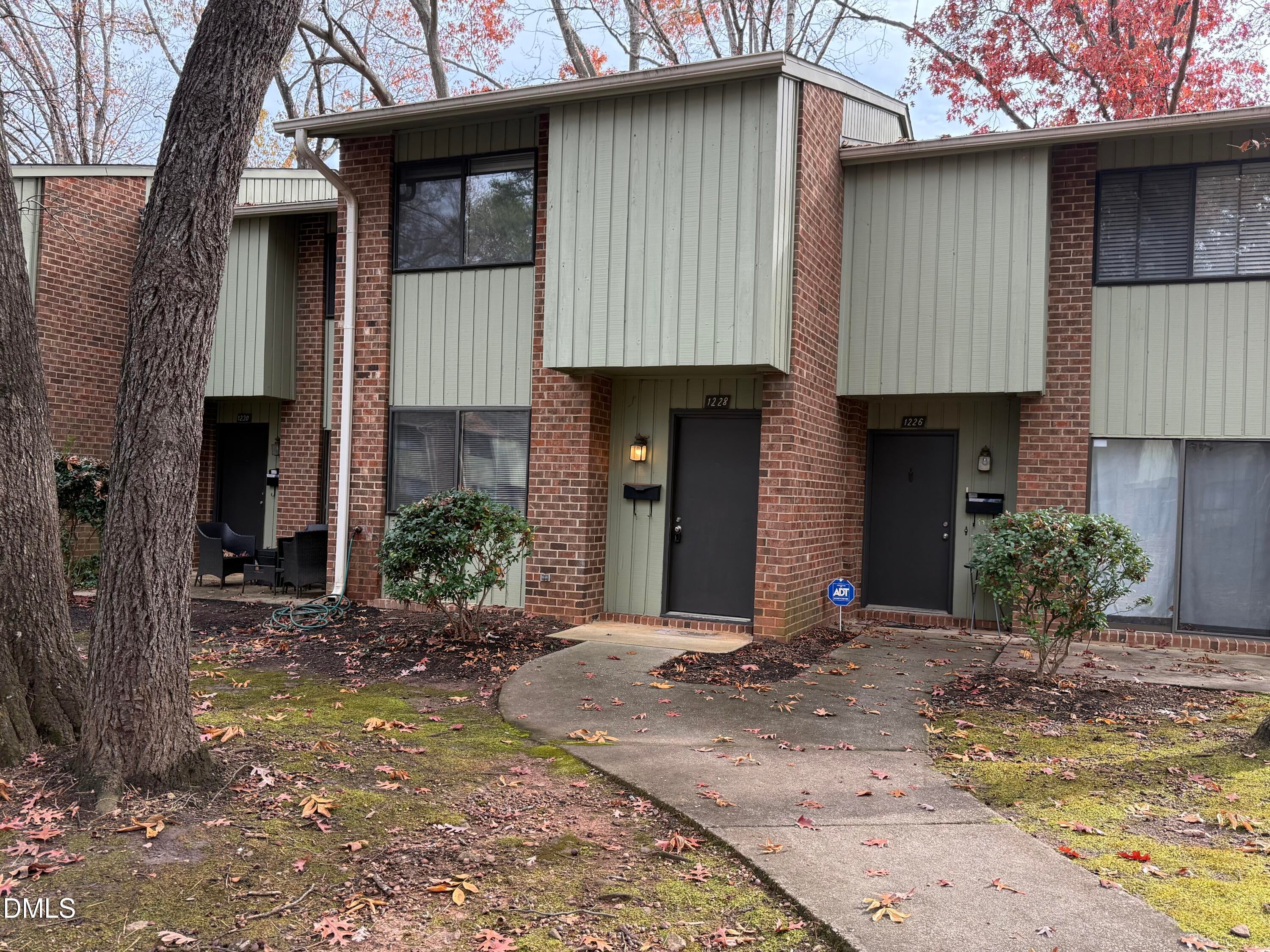 1228 Teakwood Place