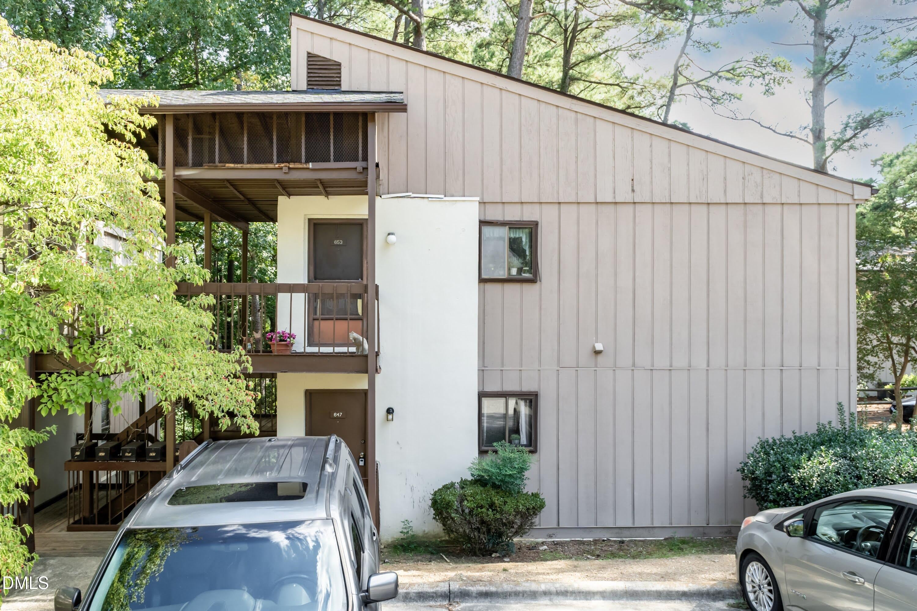 647 Pine Ridge Place