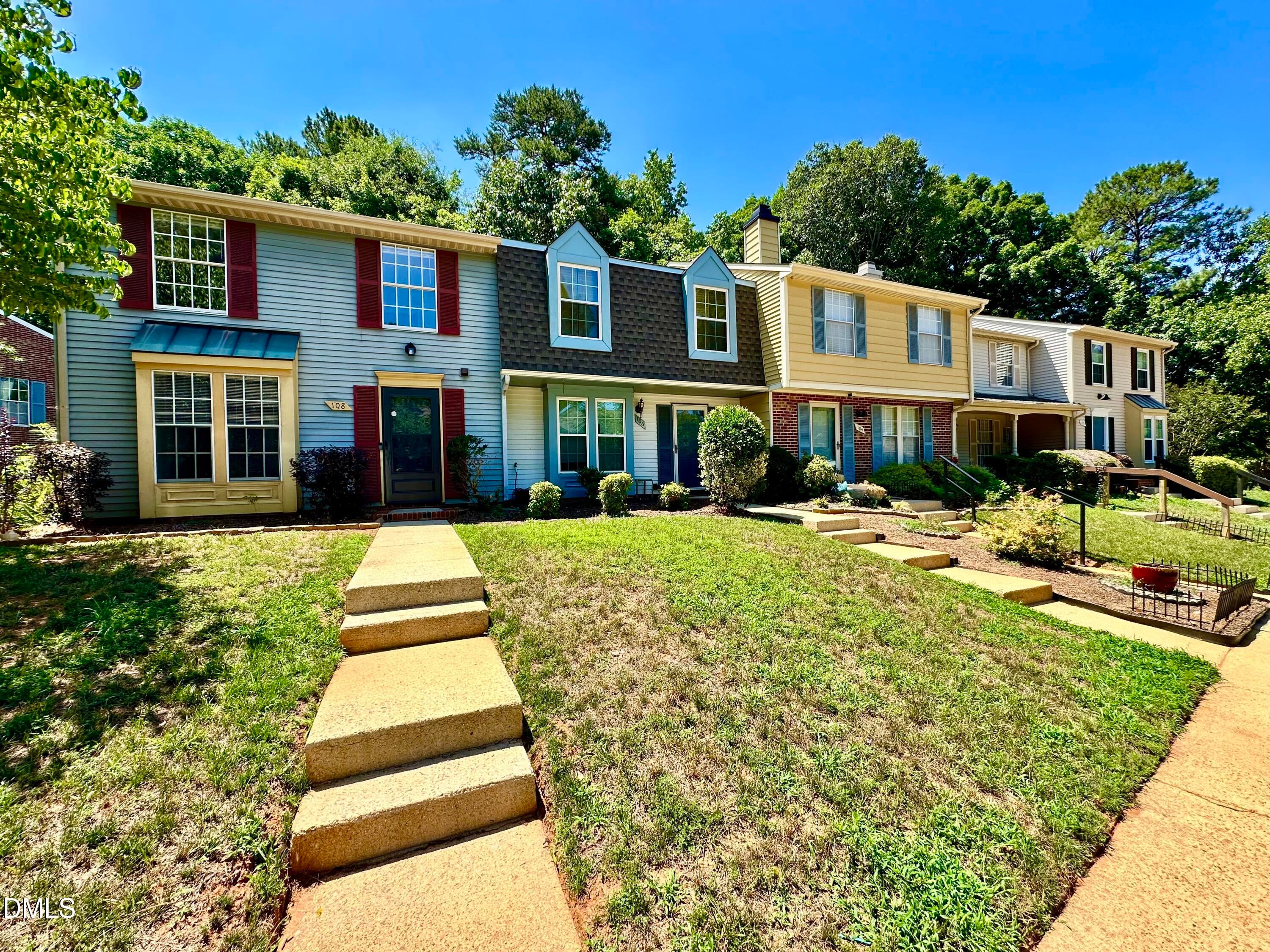 108 E Chalfont Way