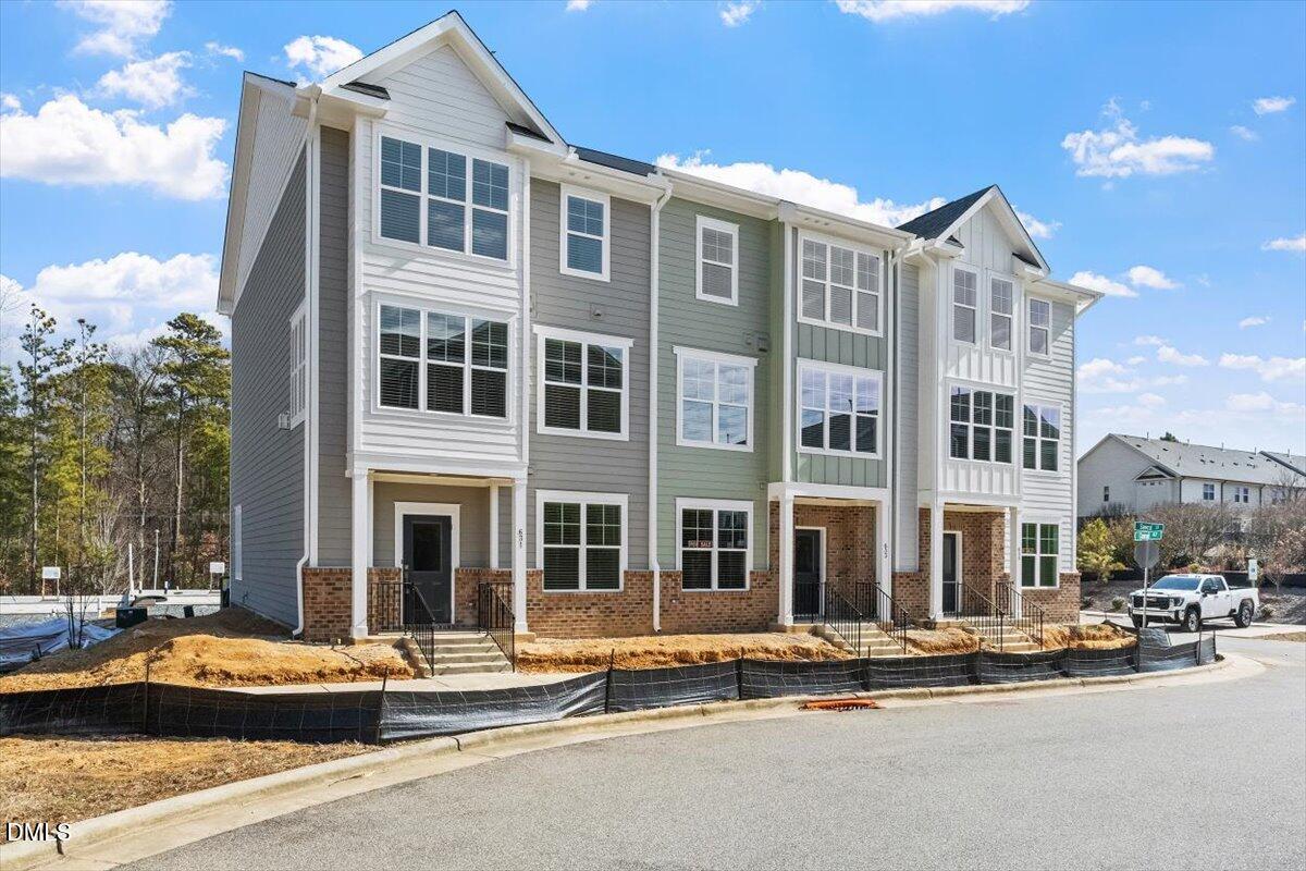 2284 Apex Peakway