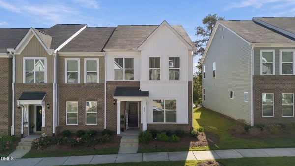 219 CHESAPEAKE COMMONS ST, GARNER, NC 27529 - Image 022a8a05cffc6d9482ccbaa2c2cc631c/4285855986