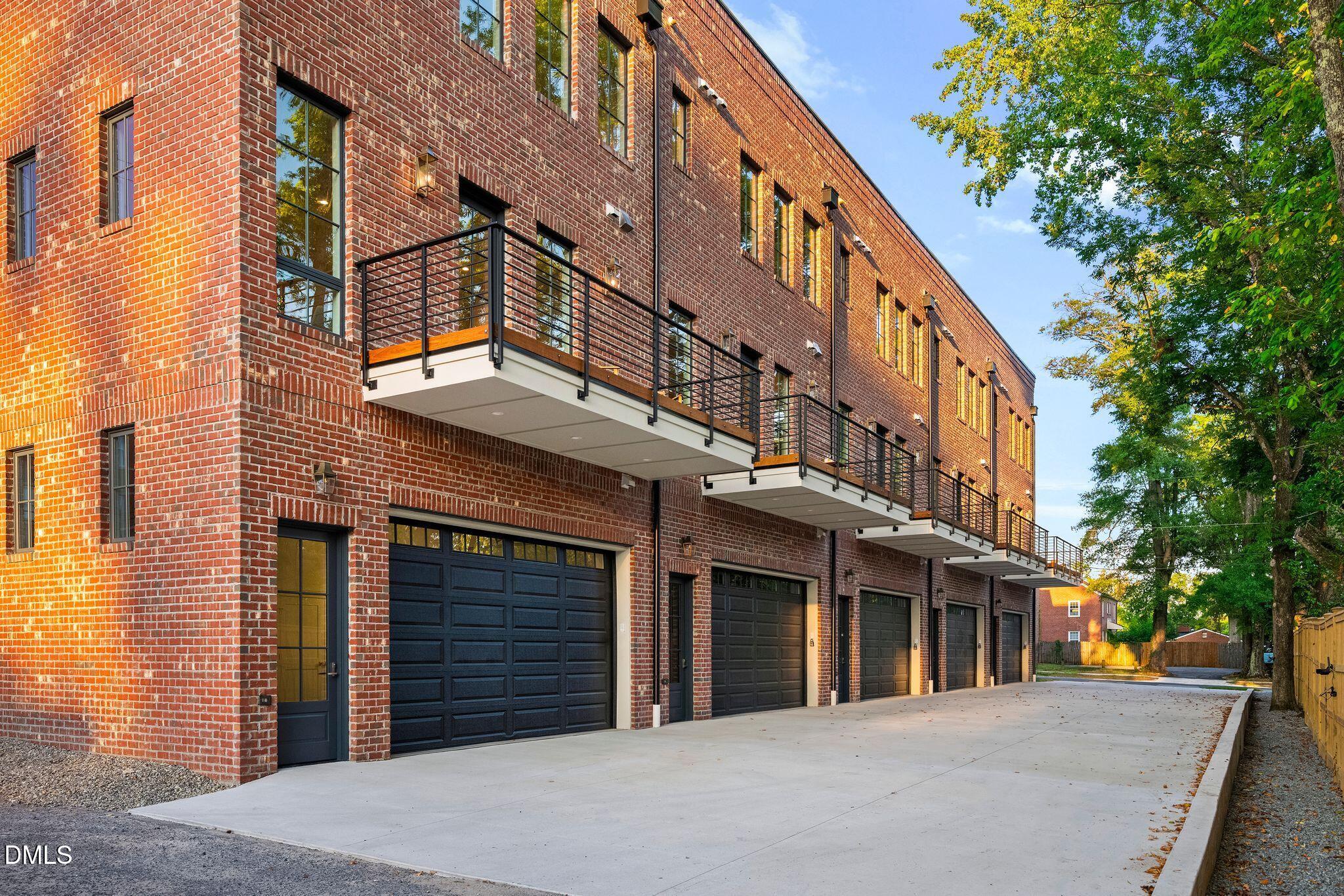 1717 W Club Boulevard