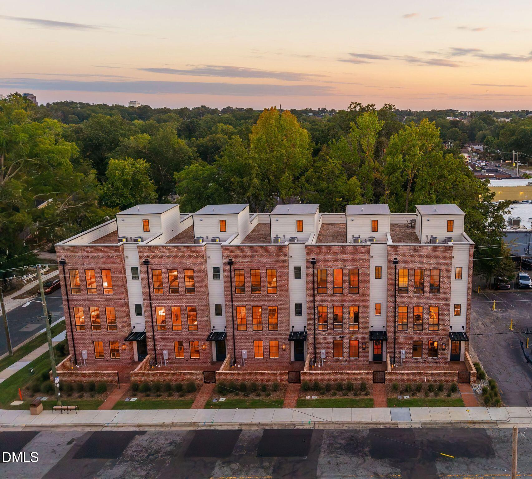 1717 W Club Boulevard