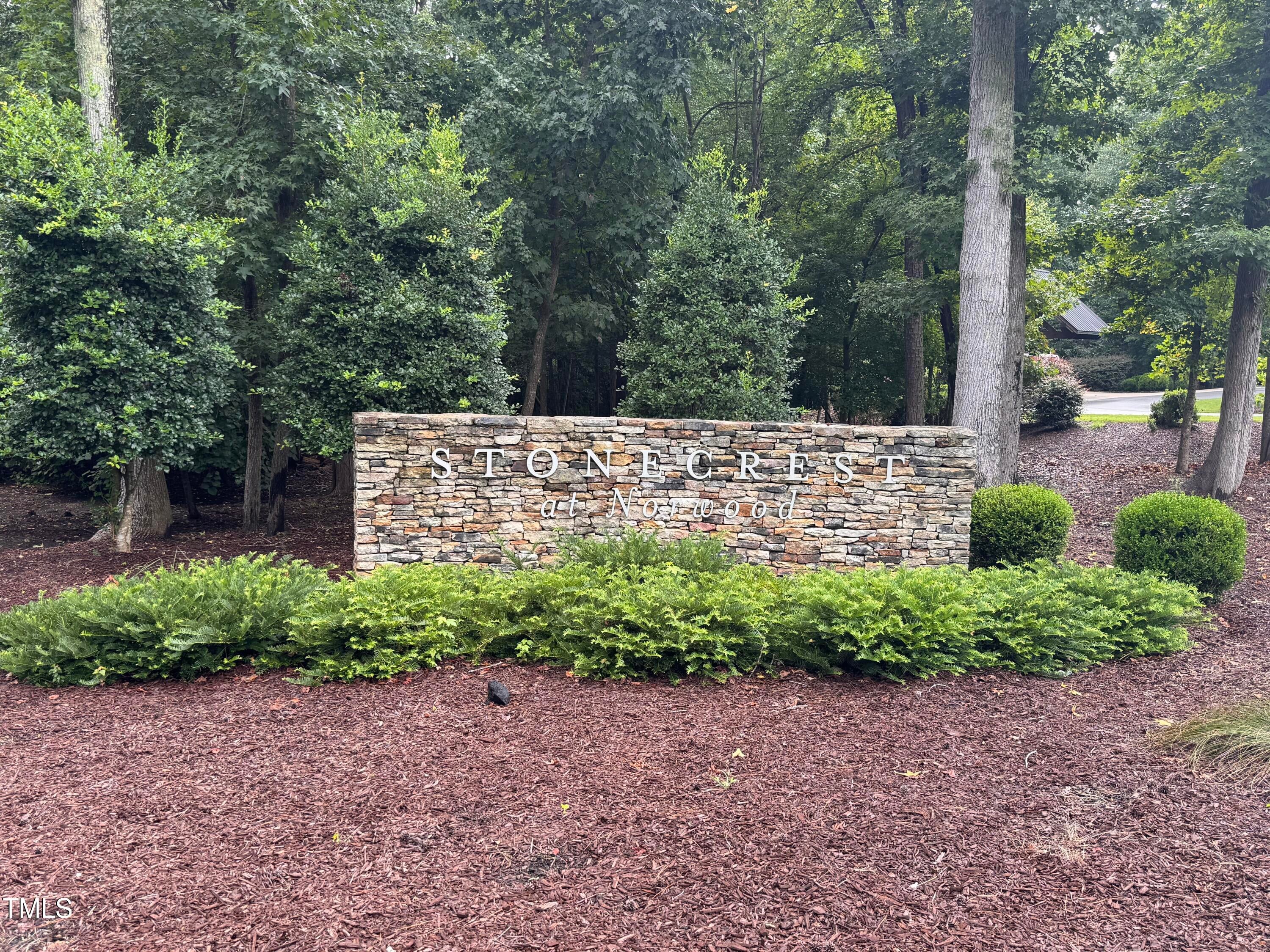 75 Kenwood Lane