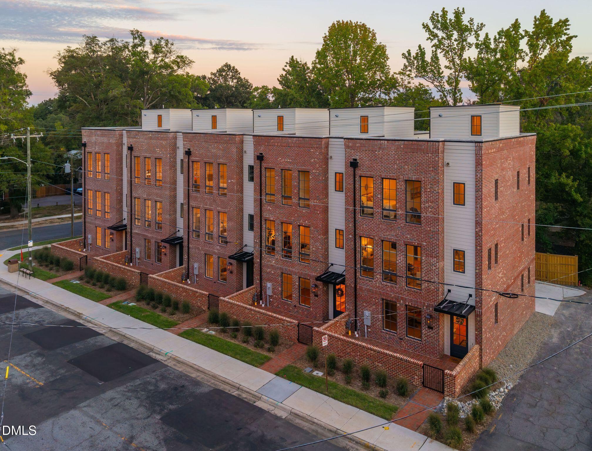 1701 W Club Boulevard