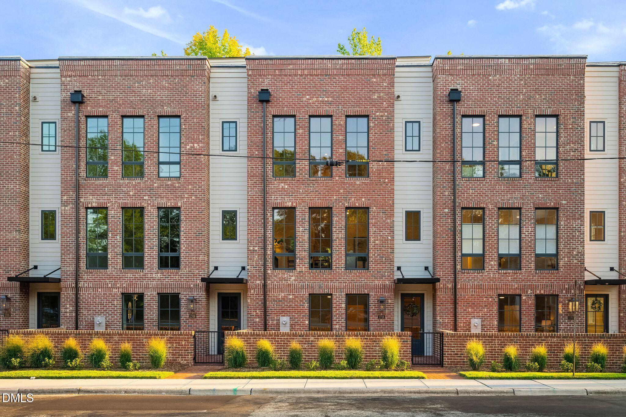 1701 W Club Boulevard