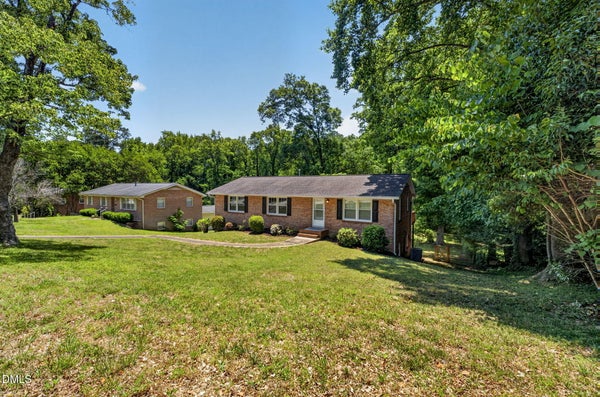 1224 PINEVIEW DR, RALEIGH, NC 27606 - Image 0393fc4ff4076fba88815147fc3e7f34/2494776407