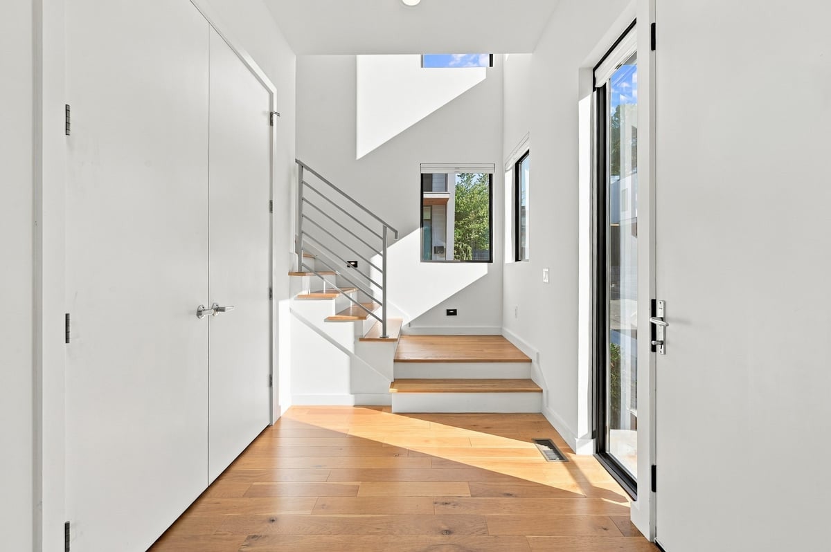 101 Inara Court