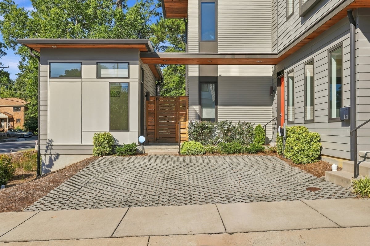 101 Inara Court