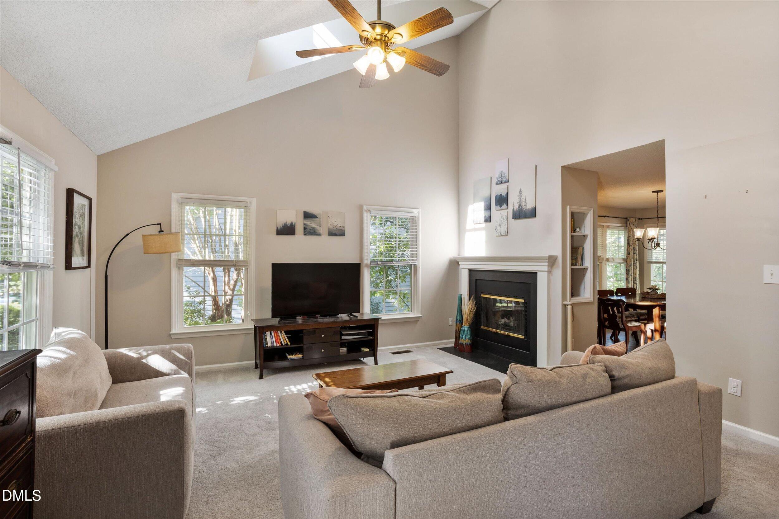 5112 Carolwood Lane