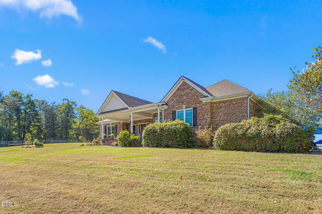365 Mccray Road, photo 4 of 98