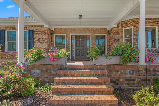 365 Mccray Road, photo 5 of 98
