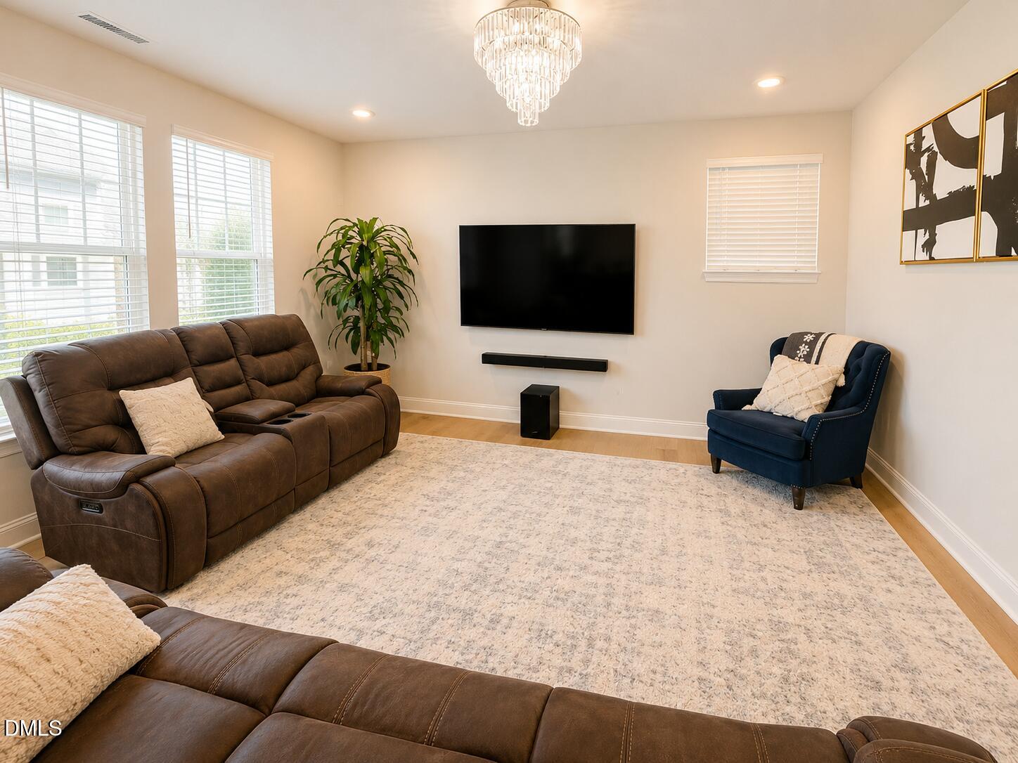 118 Faxton Way