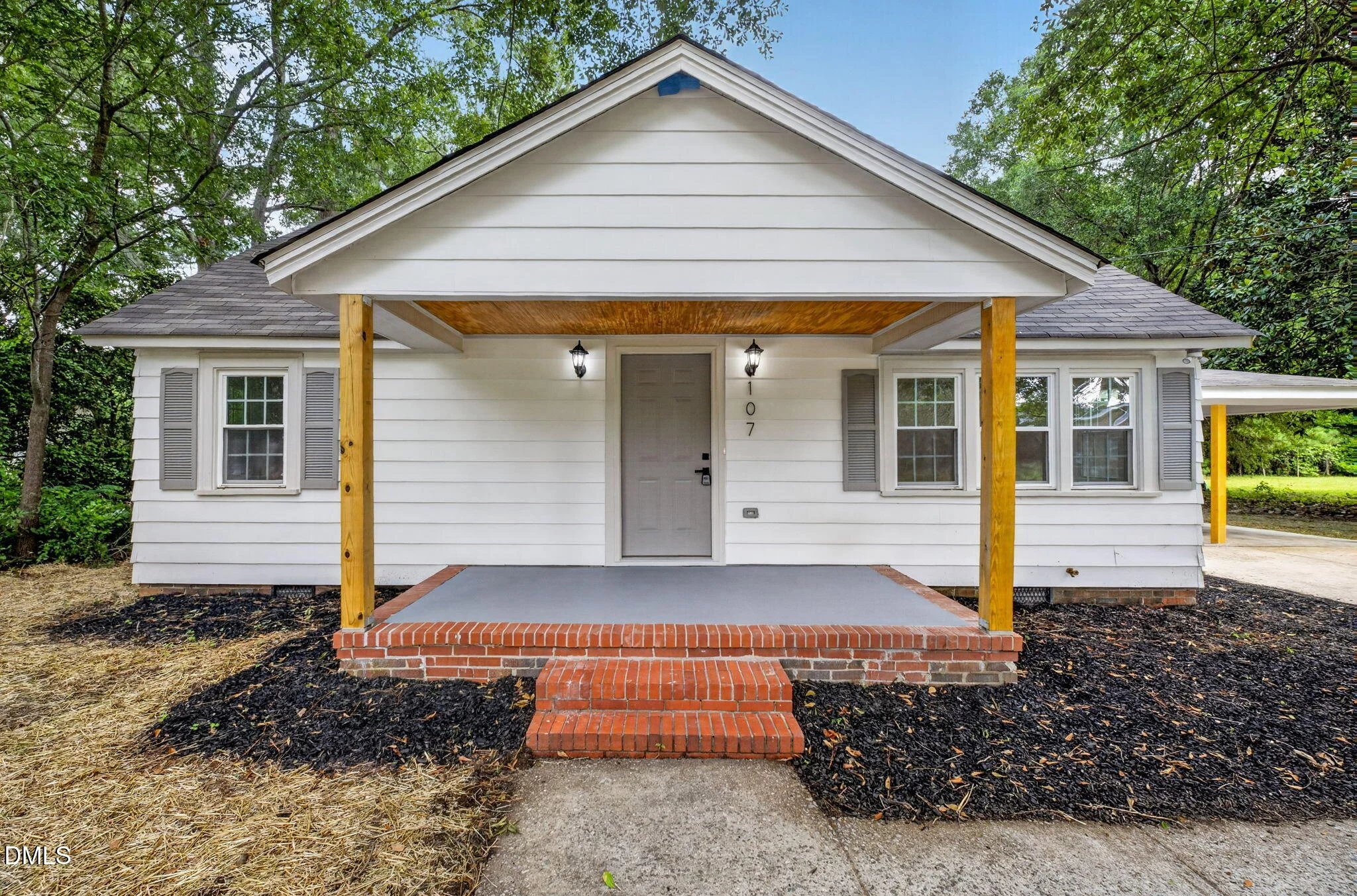107 E Underwood Avenue