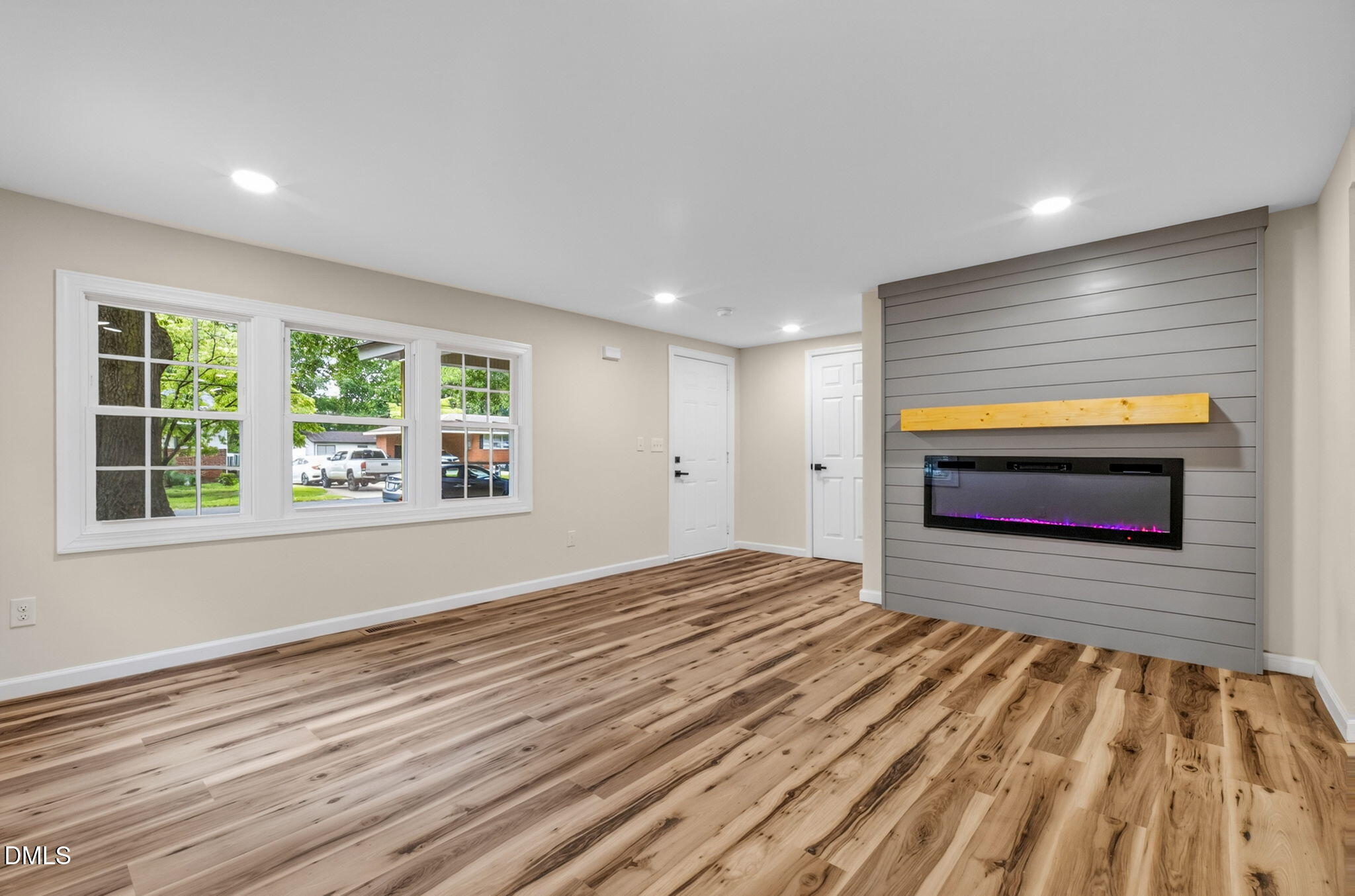 107 W Underwood Avenue