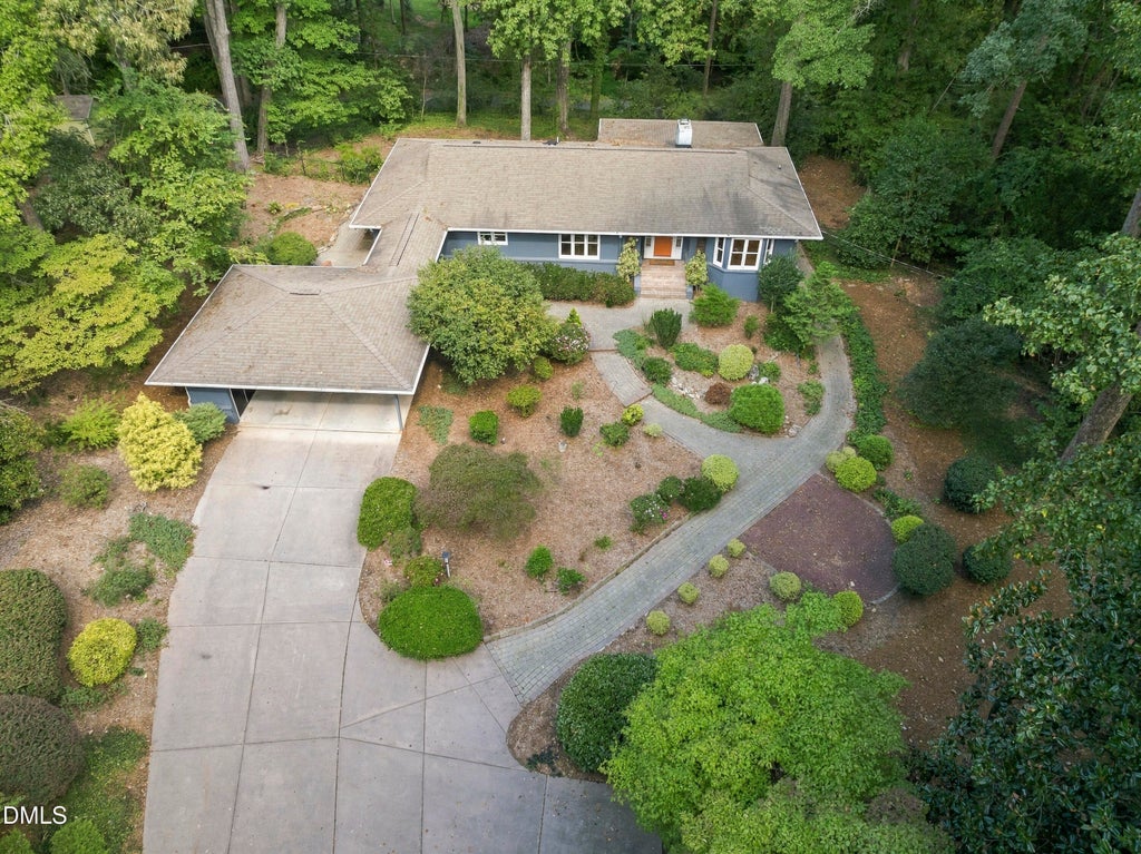 Photo of 1126 Sourwood Drive, Chapel Hill, NC 27517 (MLS # 10192389)