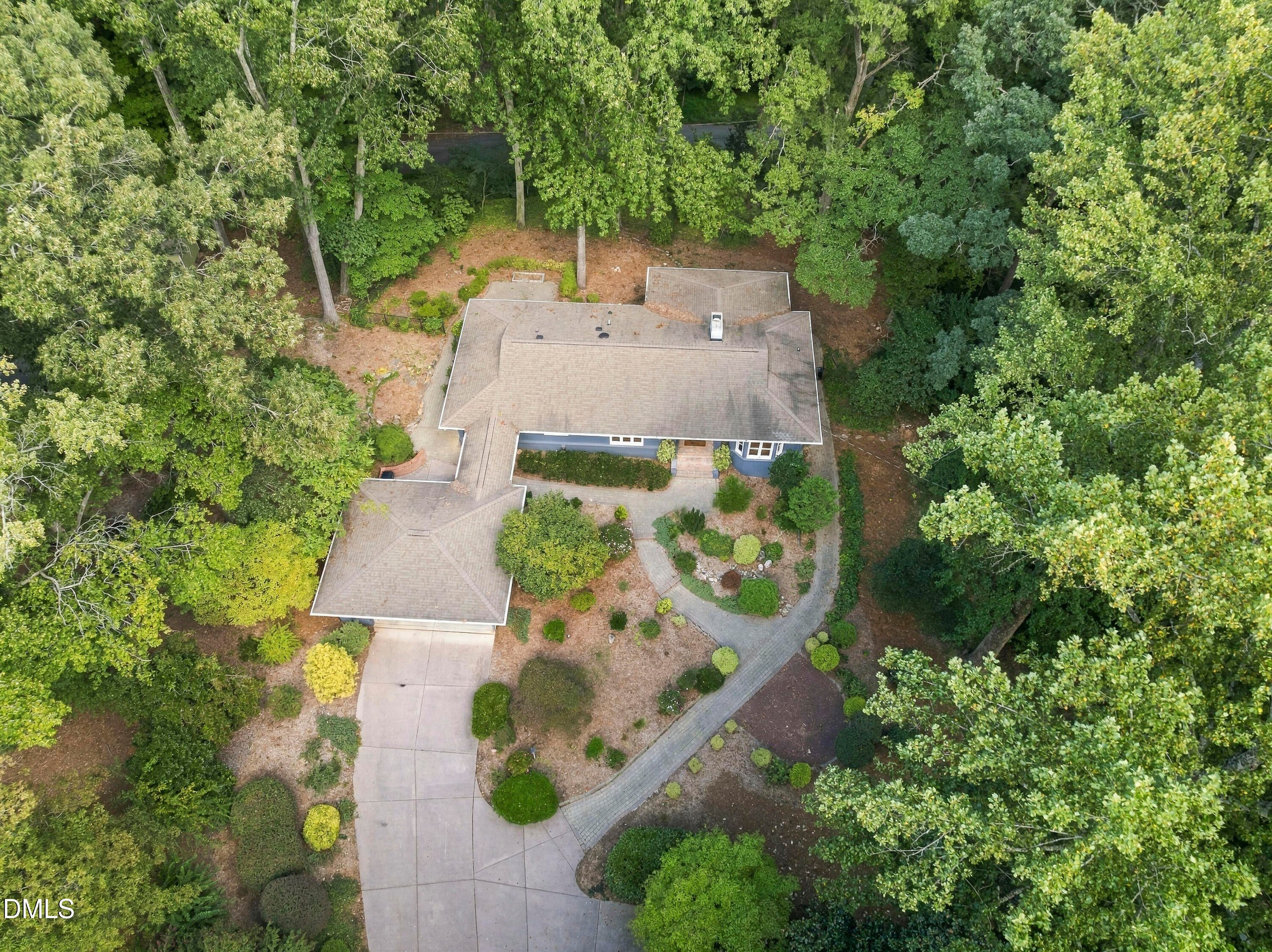 1126 Sourwood Drive