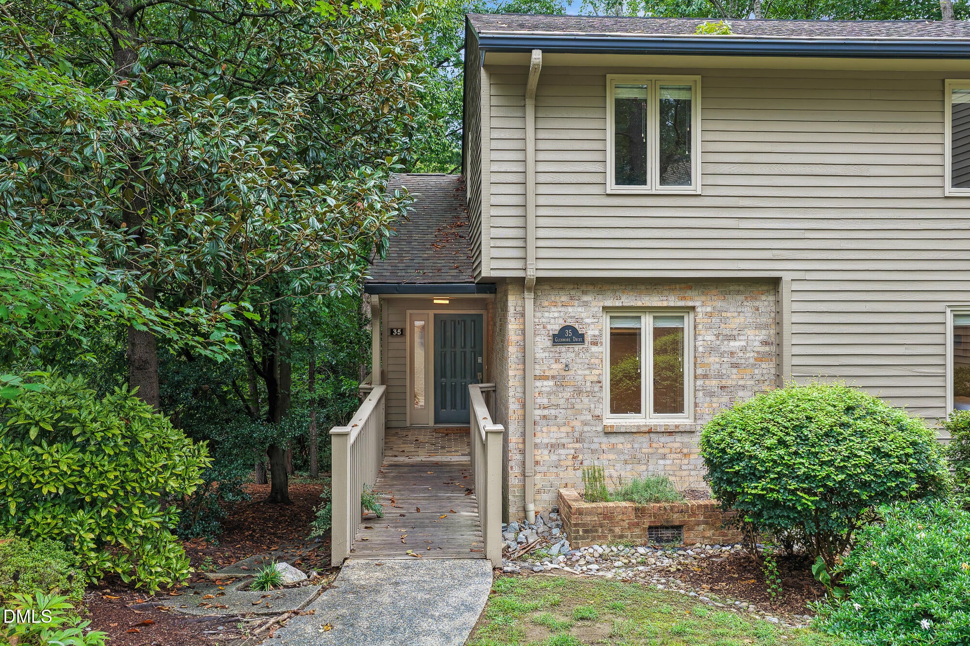 35 Glenmore Drive