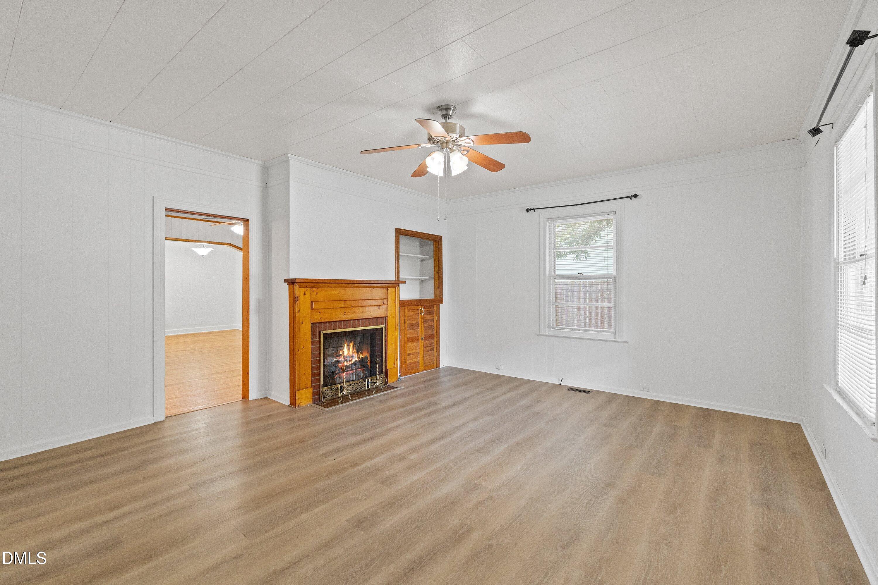 302 W E Street