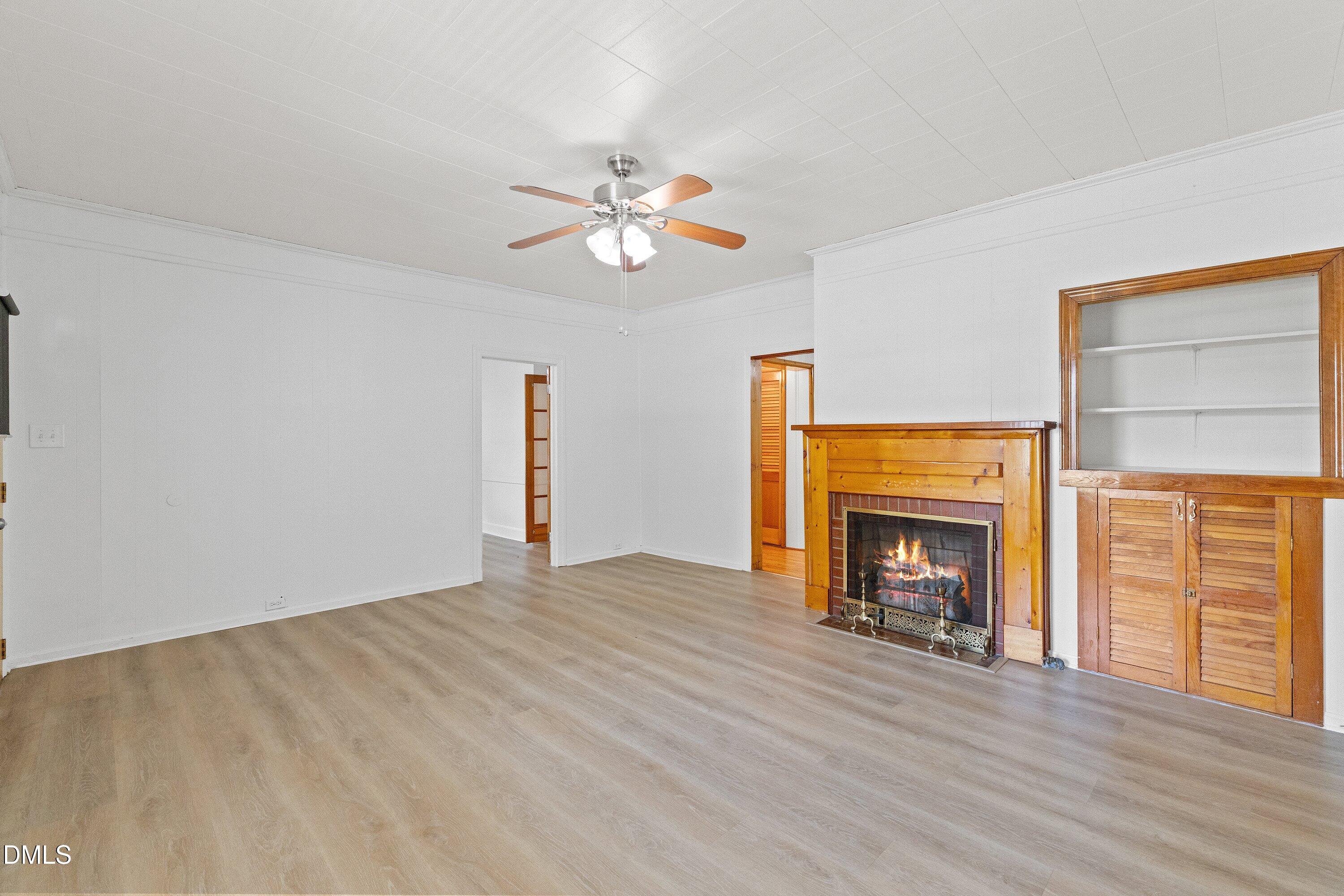 302 W E Street