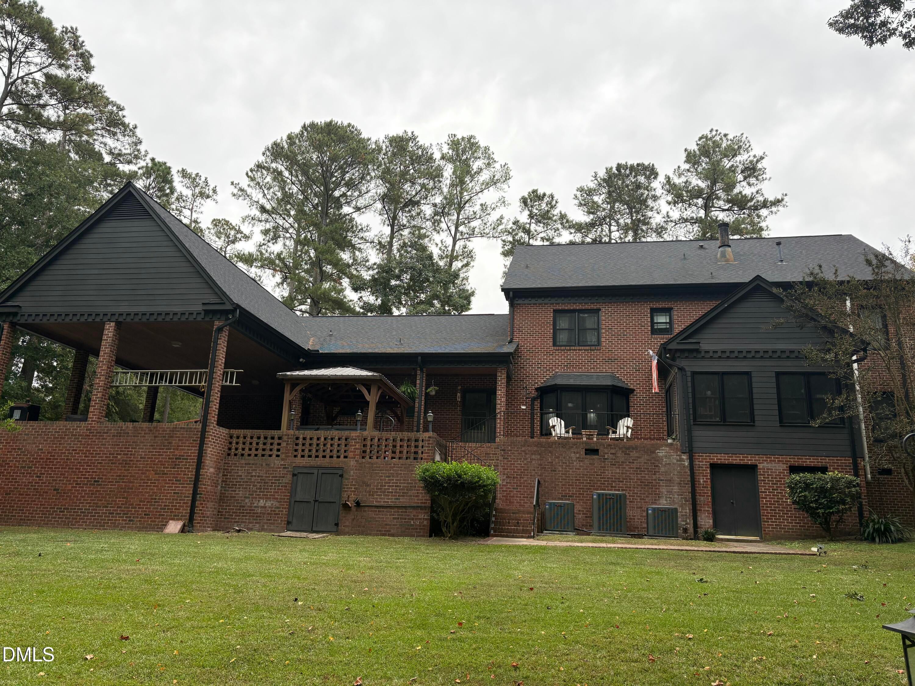 275 Oak Street