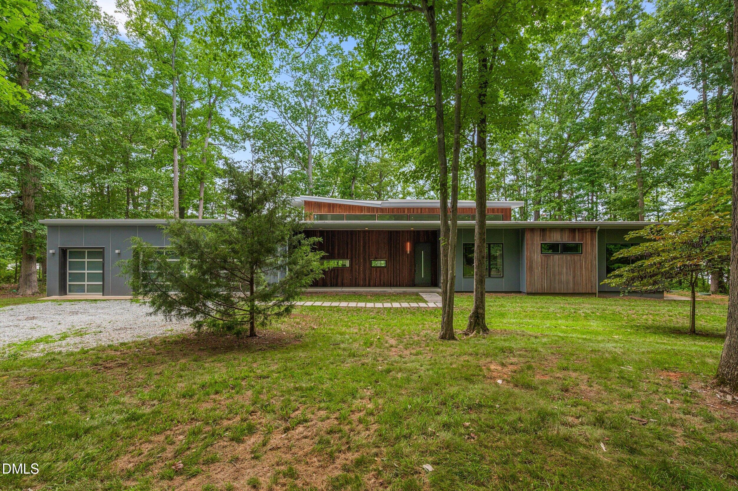 928 Shorefront Lane