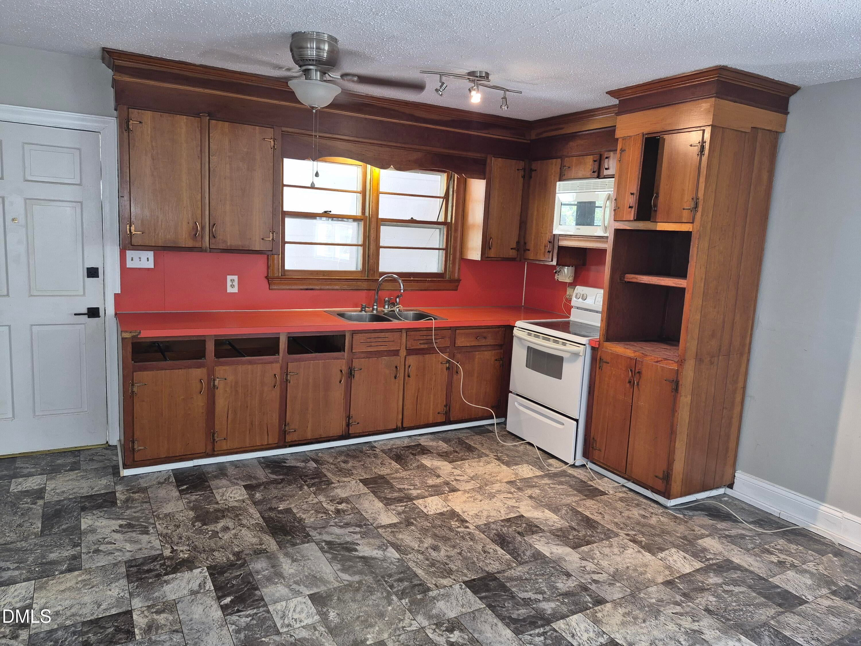 109 Moss Road