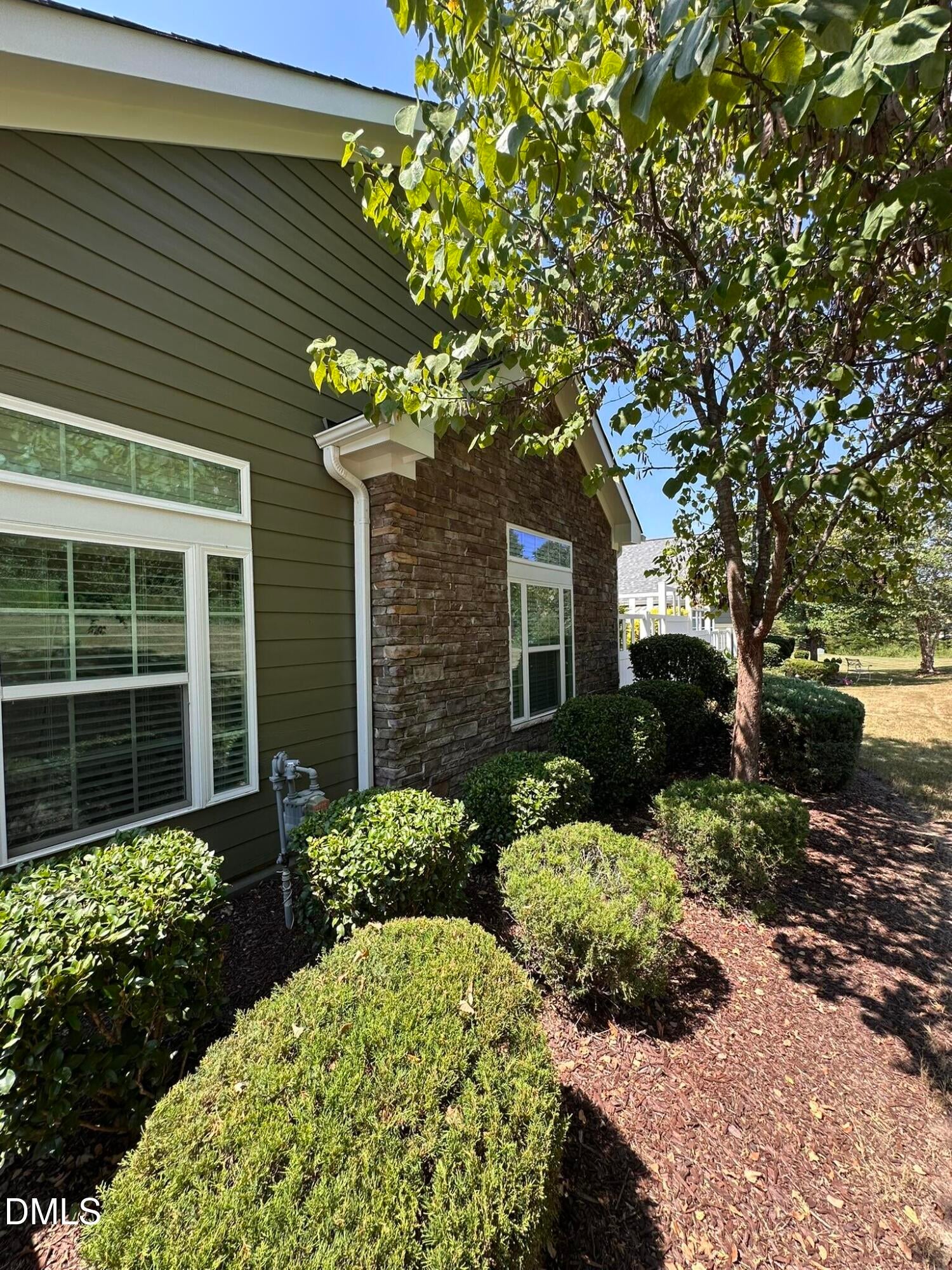 801 Blue Bird Lane 33-2