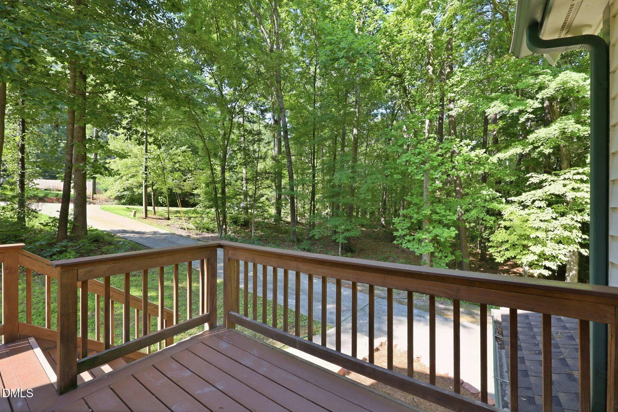 11129 Lakeshore Drive