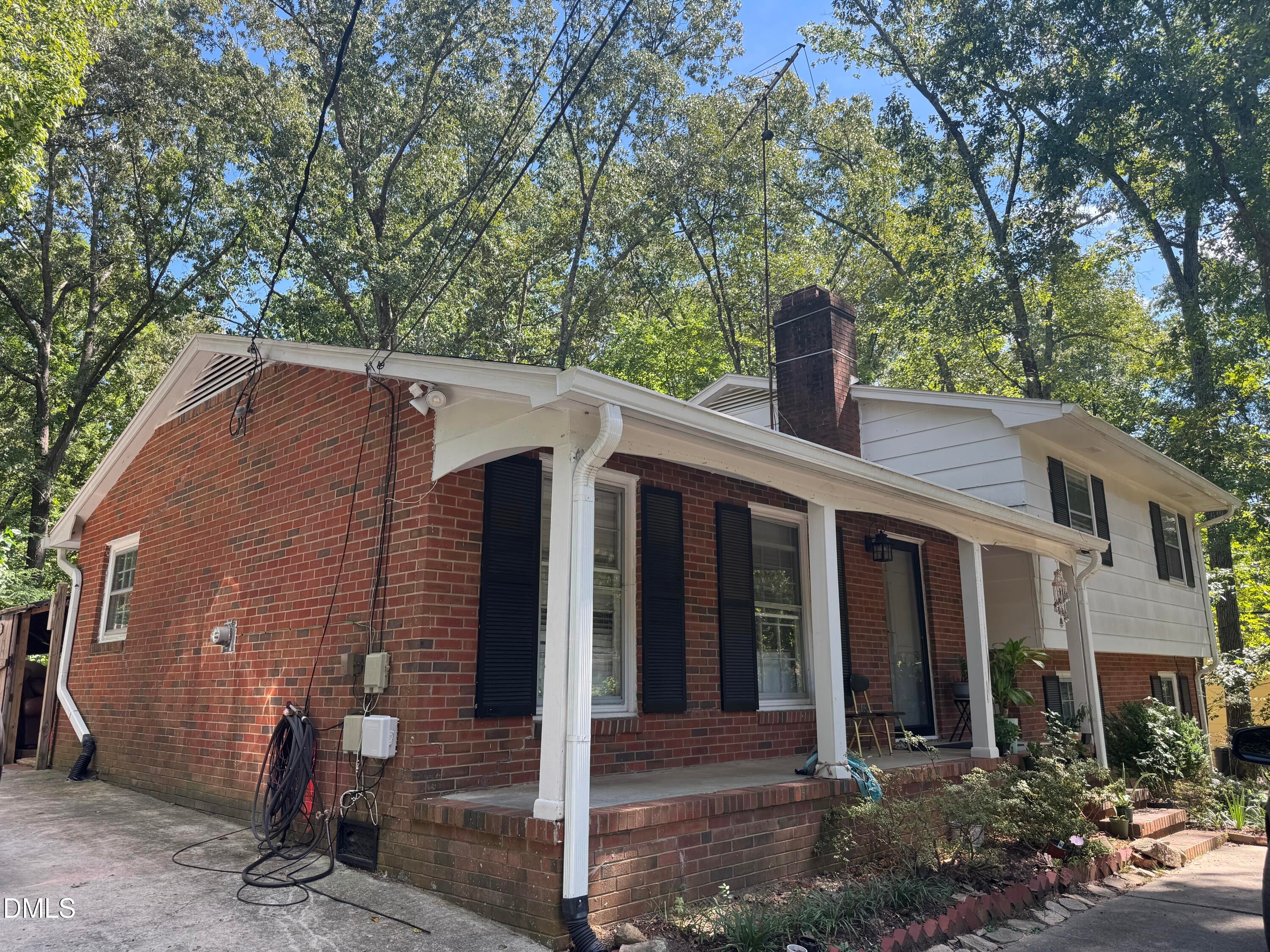 625 Tinkerbell Road