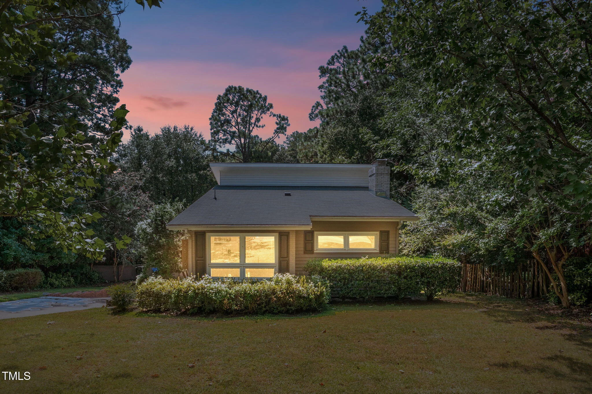 2519 Mirror Lake Drive