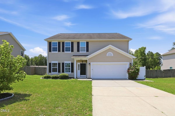 1009 HARVEST POINT DR, FUQUAY VARINA, NC 27526 - Image 0b260e16a1f99b1d757252a9925cbabb/2195912901