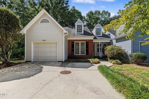 207 HILLSTONE DR, RALEIGH, NC 27615 - Image 0b4bd5cd2fcb9f1f6858e44aa999e785/1399557627