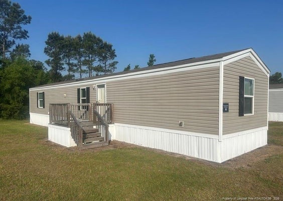 159 BANYAN AVE, LUMBERTON, NC 28358 - Image 0bbecb1894880b34179cfc6d4ec17c9d/4037495635