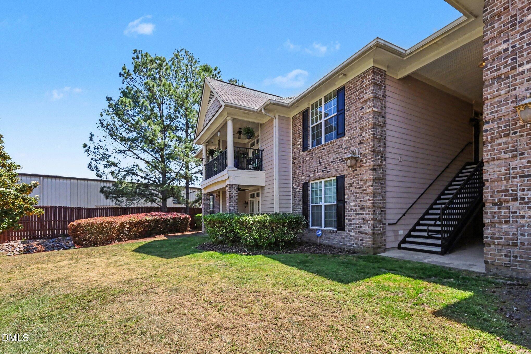 1820 Jennifer Lane 204