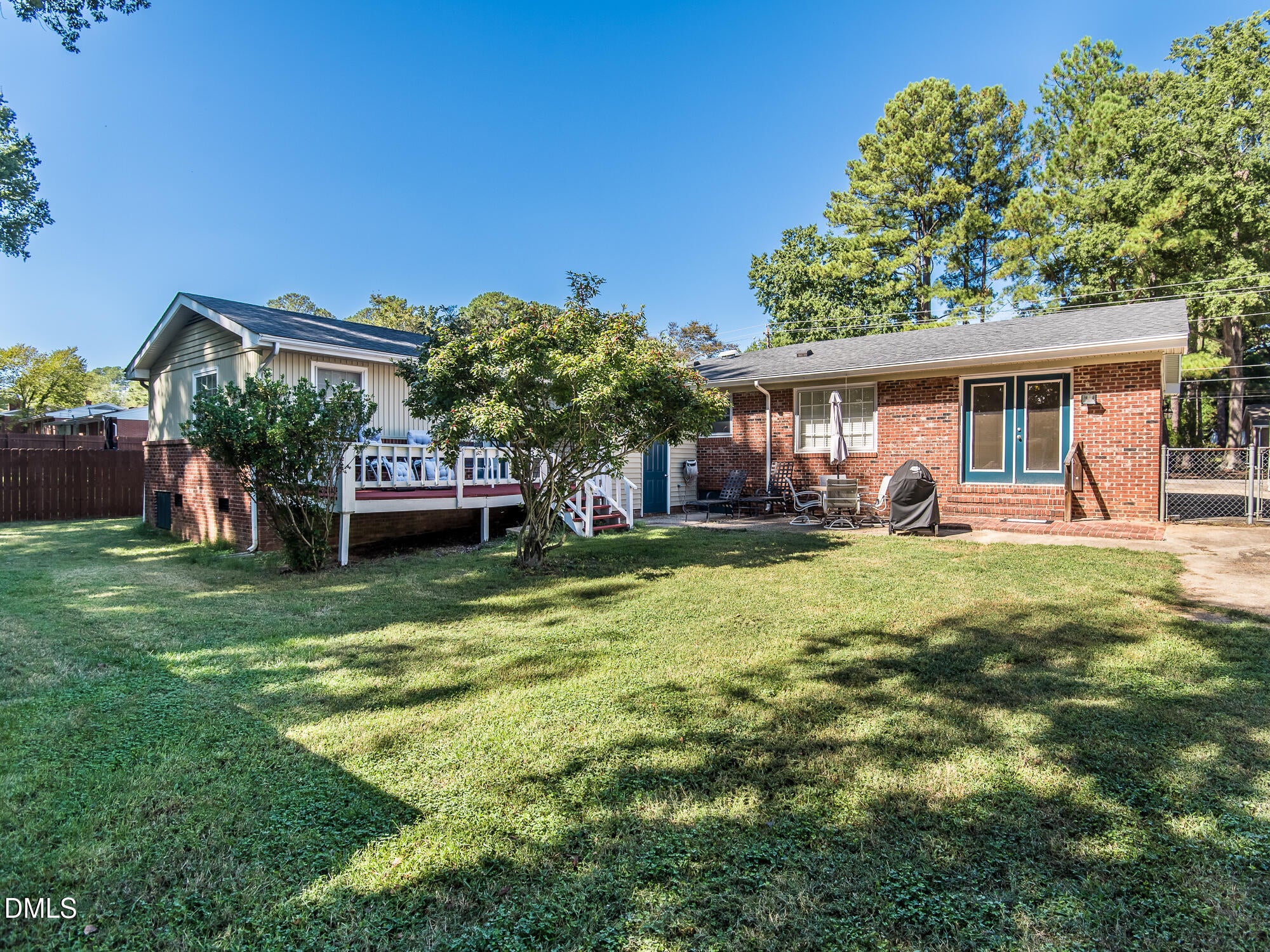 705 Lakeside Drive