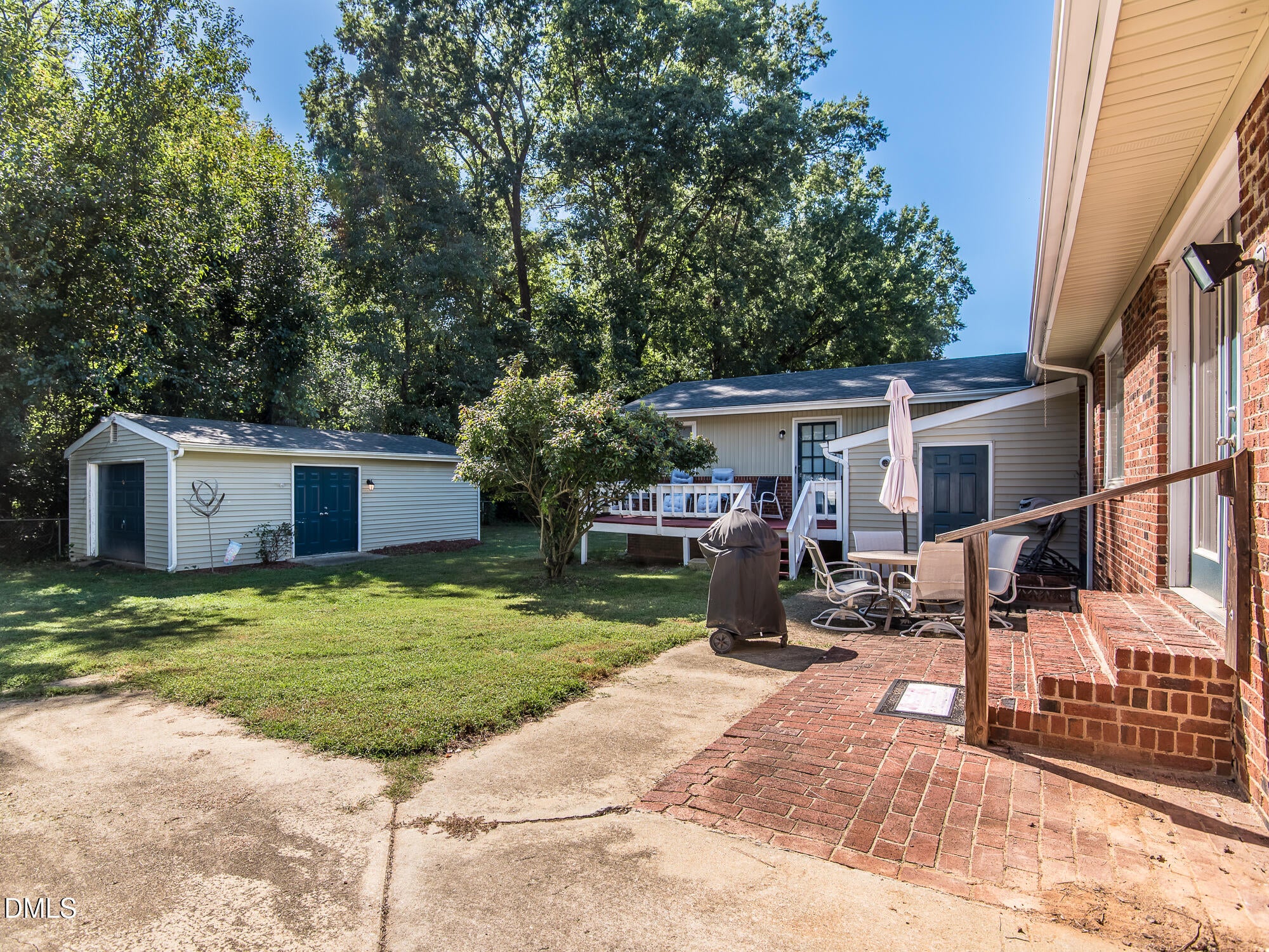 705 Lakeside Drive