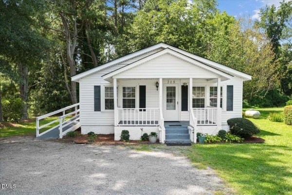 305 E 1ST ST, KENLY, NC 27542 - Image 0dcfaabb8d7e7064493211cb5210332f/2318694768