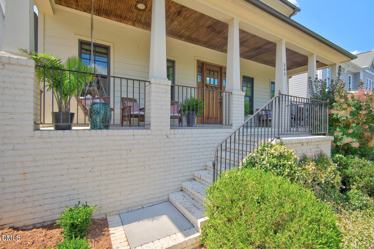 305 E Winmore Avenue