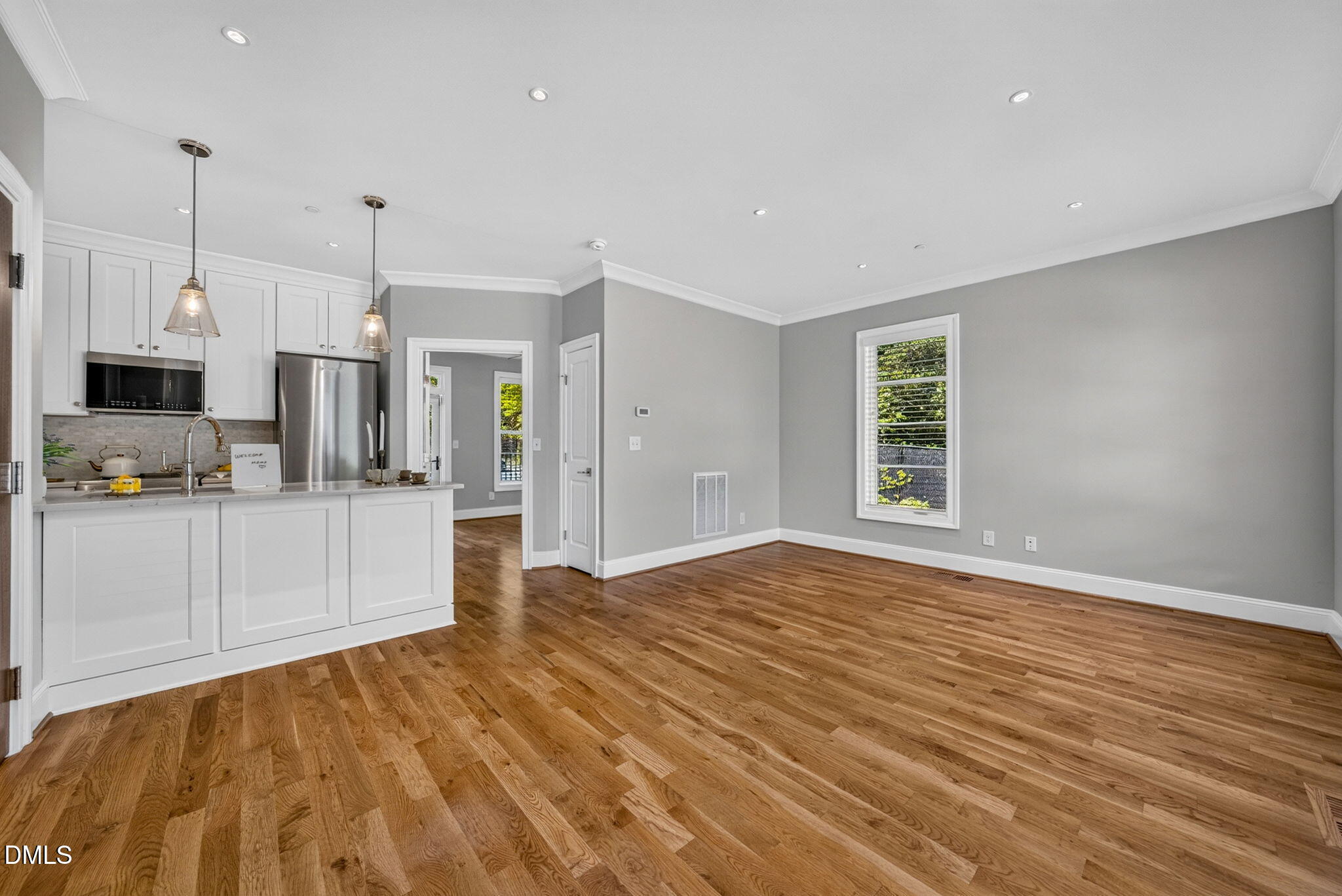 607 Smedes Place B