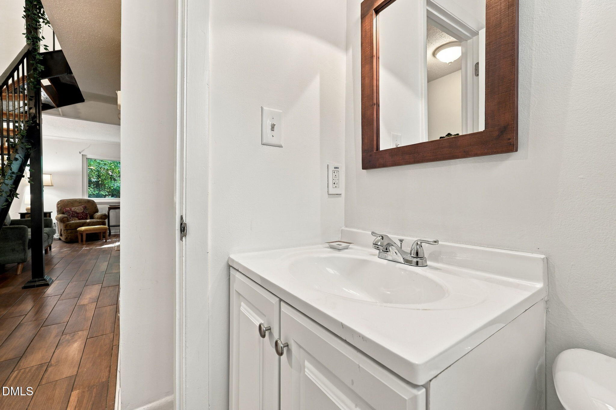 220 Elizabeth Street Apt A2