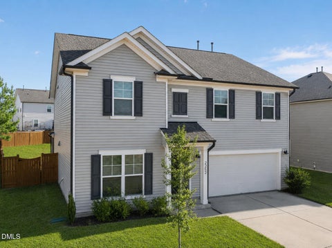 Photo of 2252 Fairway Green Drive, Fuquay Varina, NC 27526 (MLS # 10187299)